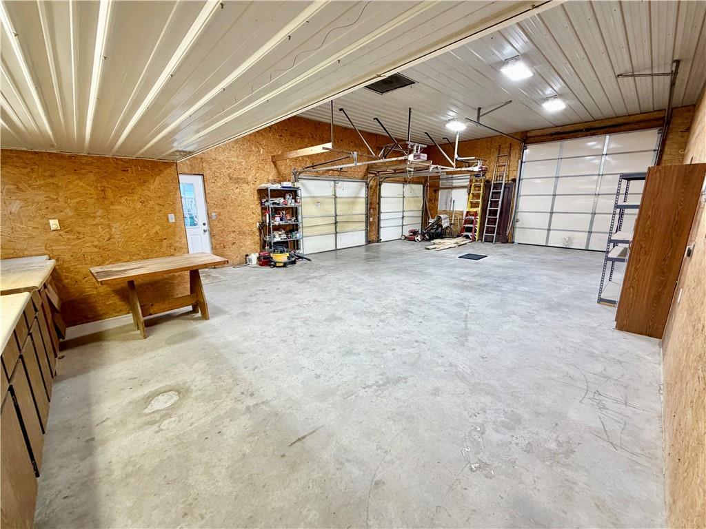 110 E Walnut Street Property Photo 25