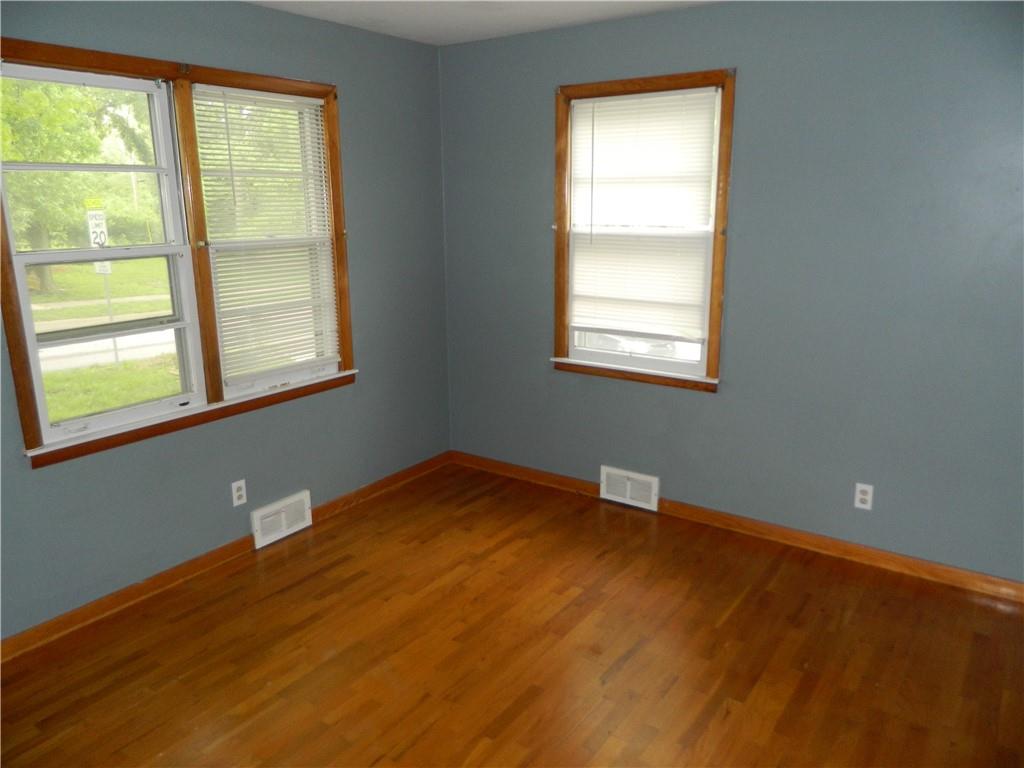 923 Crestline Drive Property Photo 9
