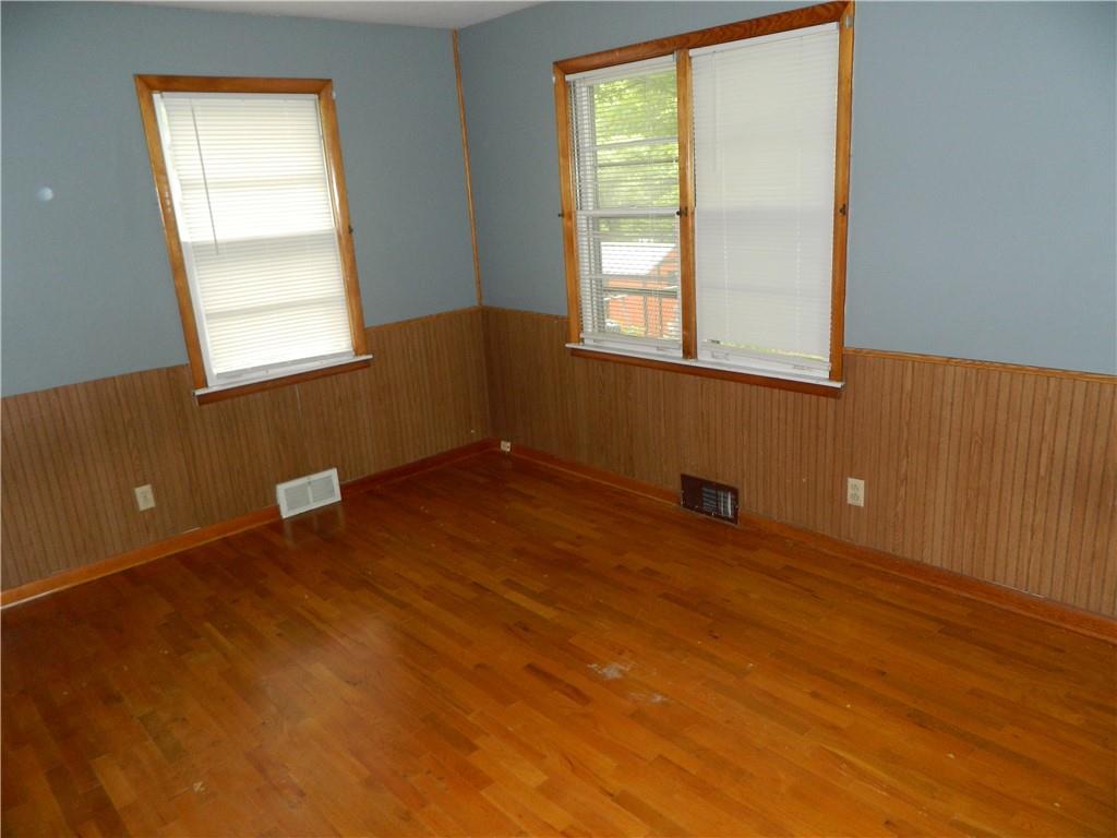 923 Crestline Drive Property Photo 10