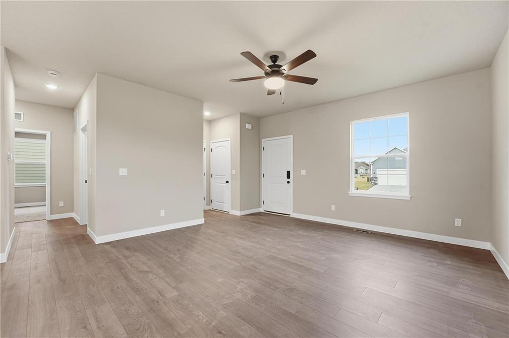 12427 S Redwood Street Property Photo 2