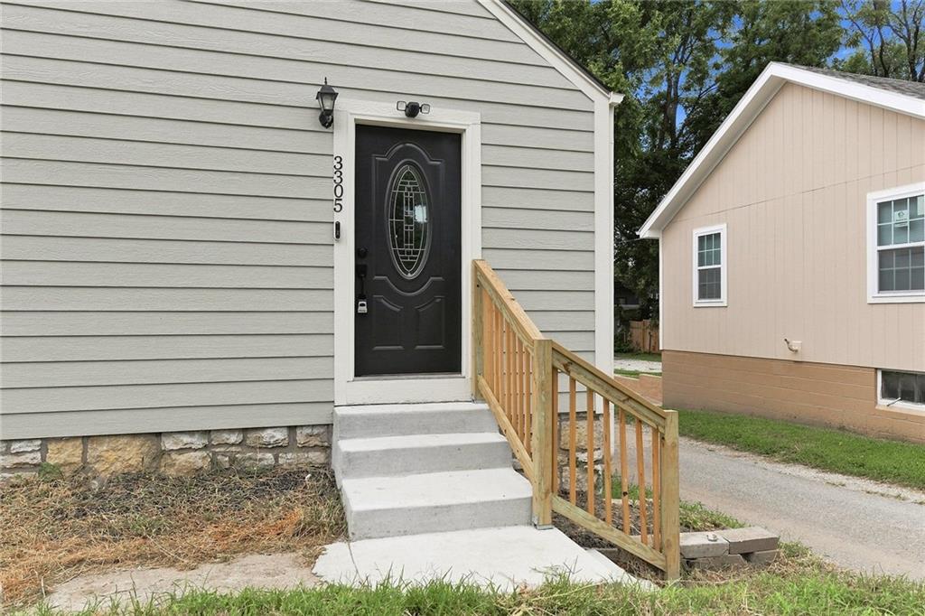 3305 Delavan Avenue Property Photo 3