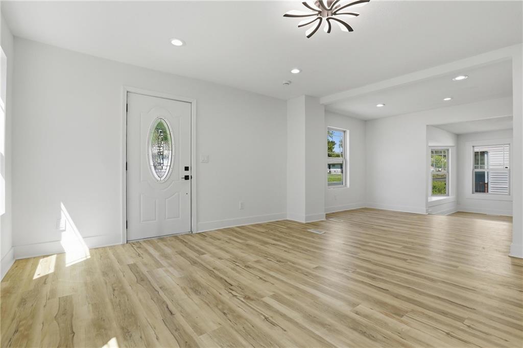 3305 Delavan Avenue Property Photo 4