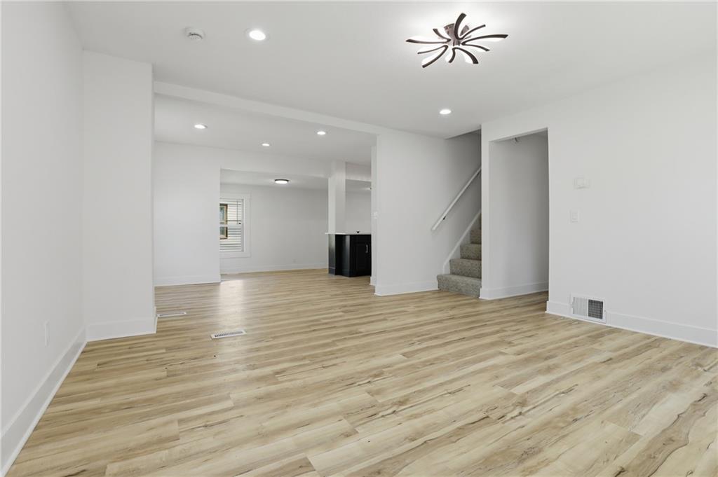 3305 Delavan Avenue Property Photo 6