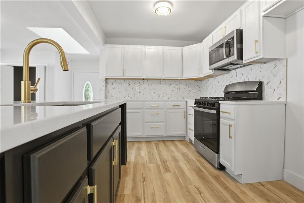3305 Delavan Avenue Property Photo 9