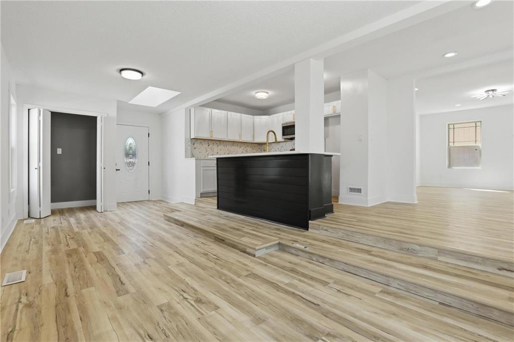 3305 Delavan Avenue Property Photo 10