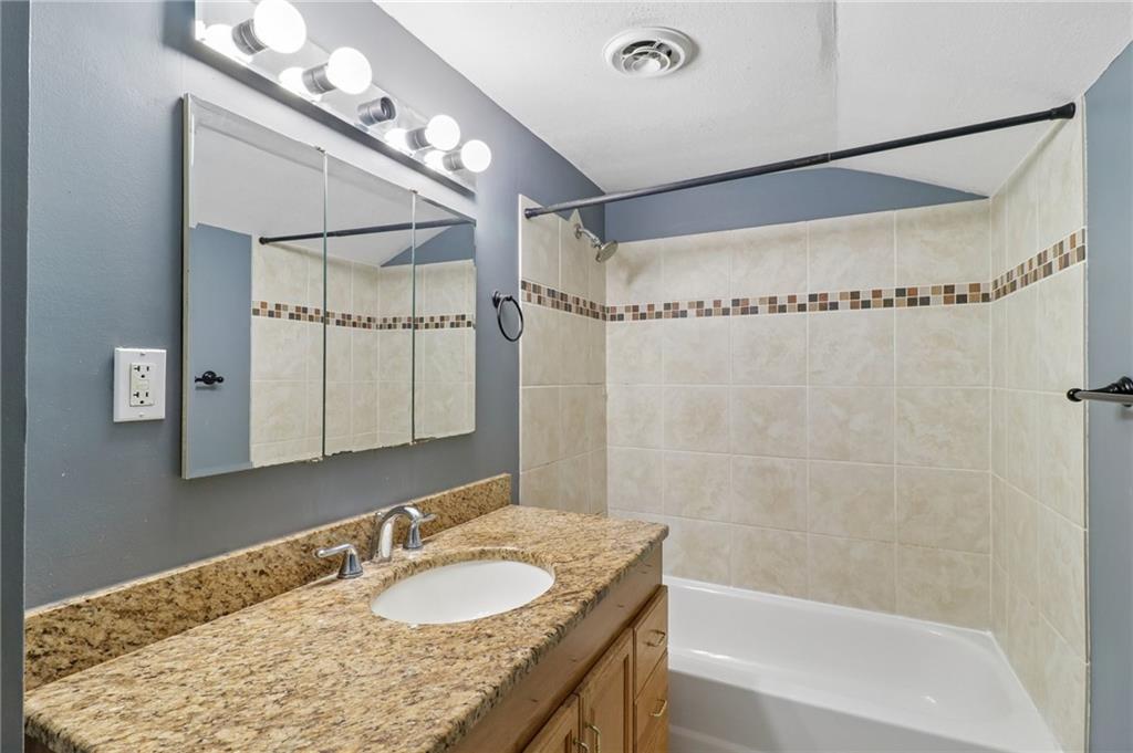 307 E 1100 Road Property Photo 23