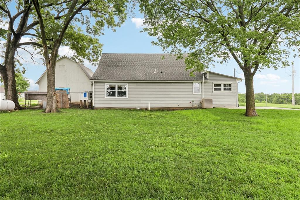 307 E 1100 Road Property Photo 35