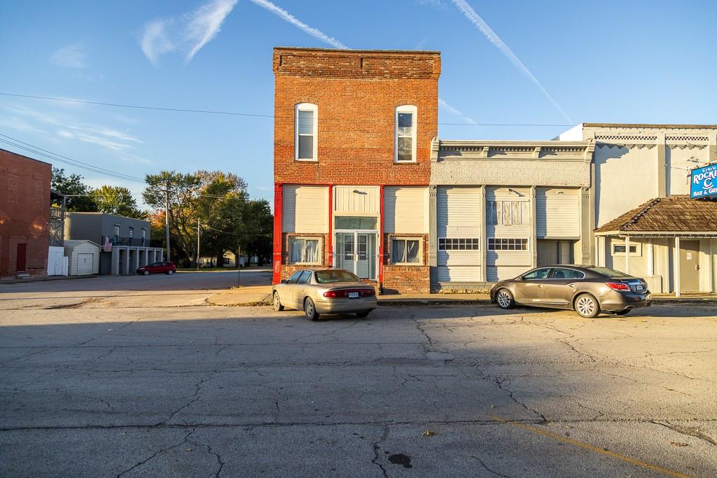 221 Main Street Property Photo 8
