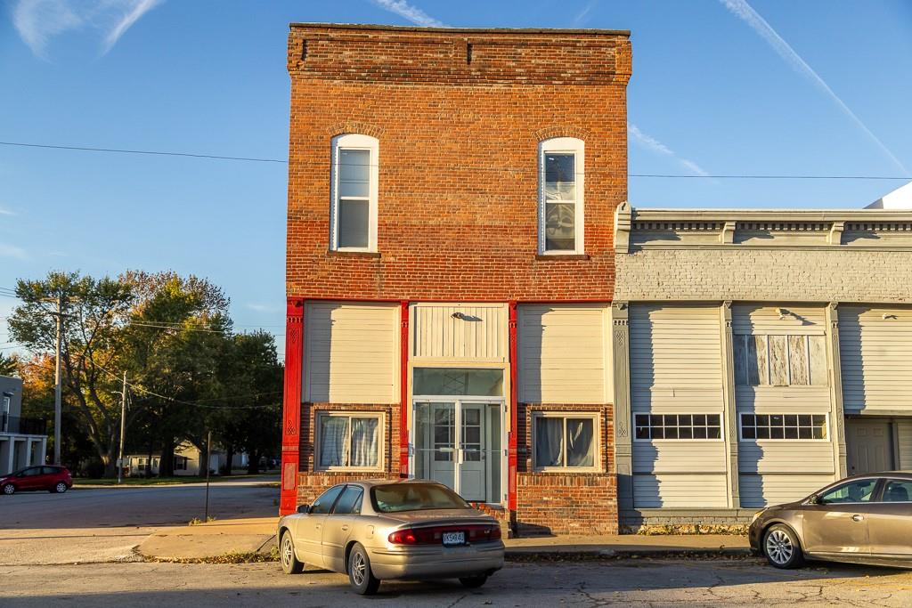 221 Main Street Property Photo 9