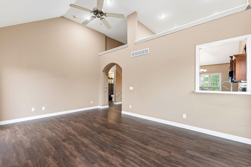 502 Alexandria Court Property Photo 8