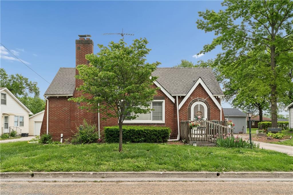 1015 S Saint Louis Street Property Photo 1