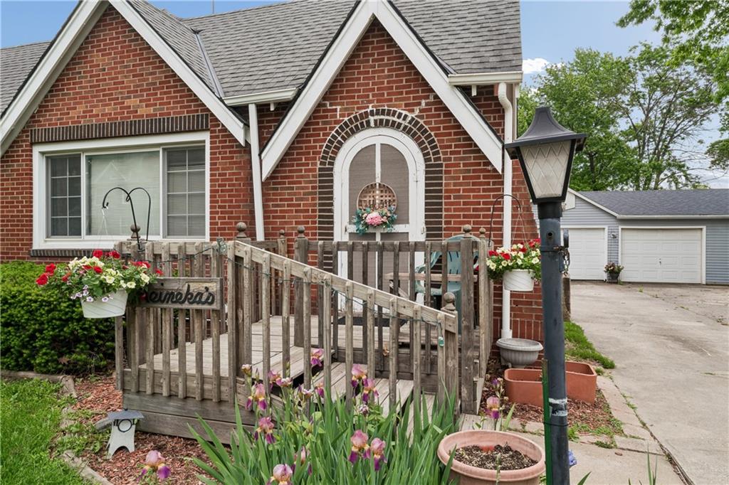 1015 S Saint Louis Street Property Photo 3