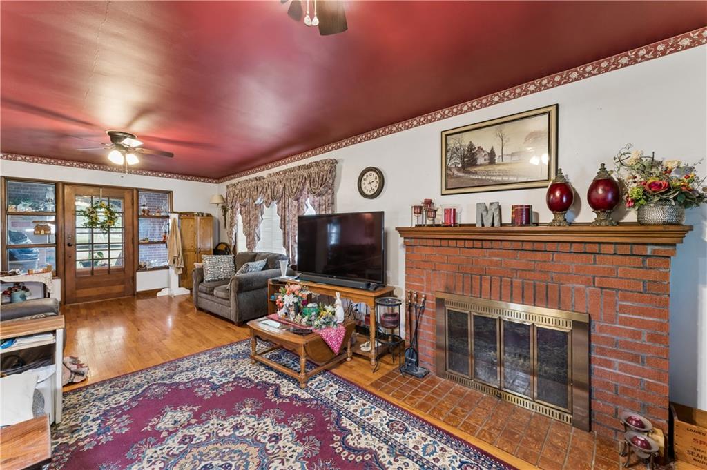 1015 S Saint Louis Street Property Photo 11