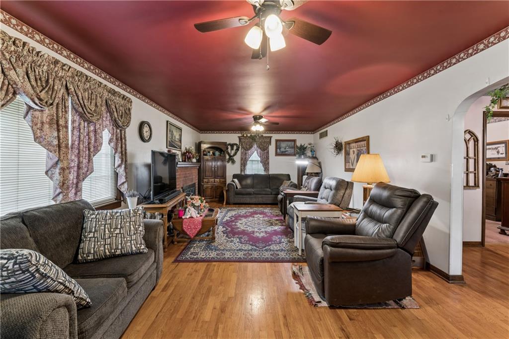 1015 S Saint Louis Street Property Photo 12