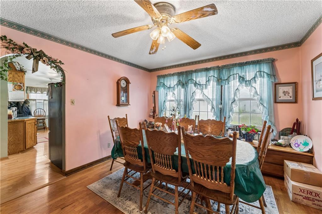 1015 S Saint Louis Street Property Photo 19