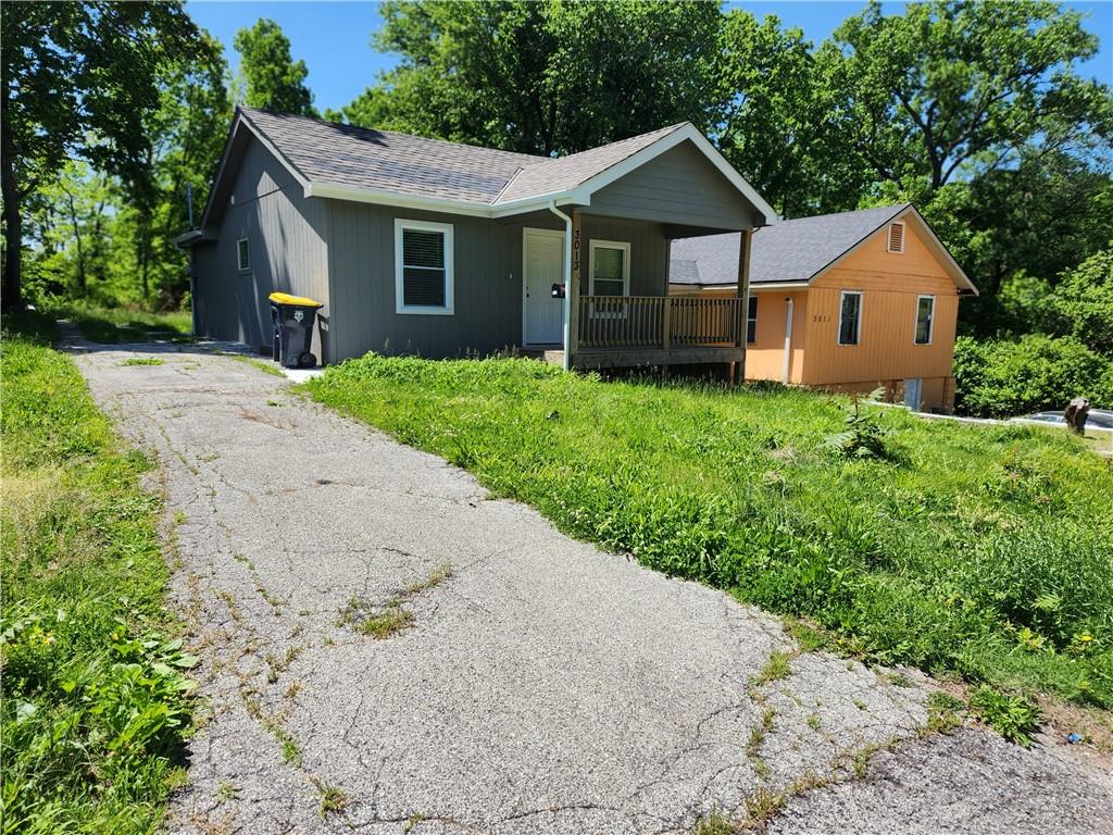 3013 E 77 Terrace Property Photo 1