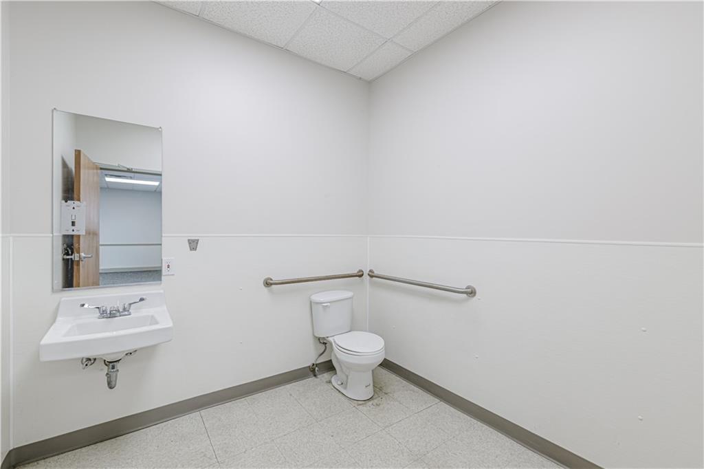 1815 Commerce Drive Property Photo 9