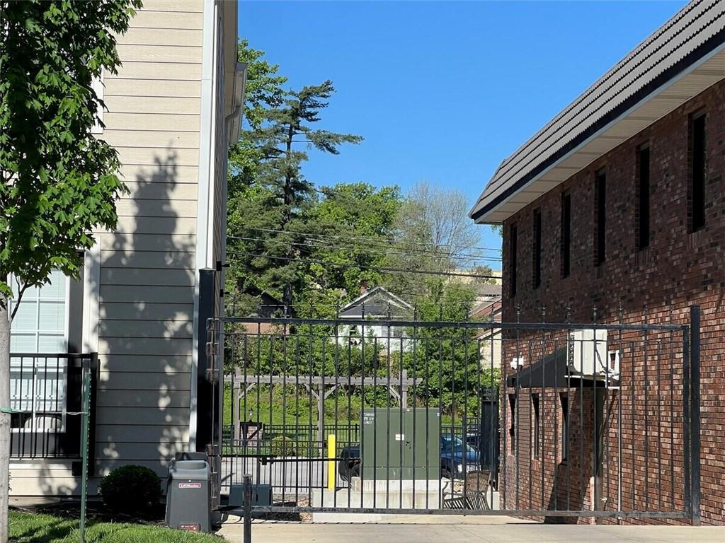 4464 Broadway Boulevard Property Photo 17