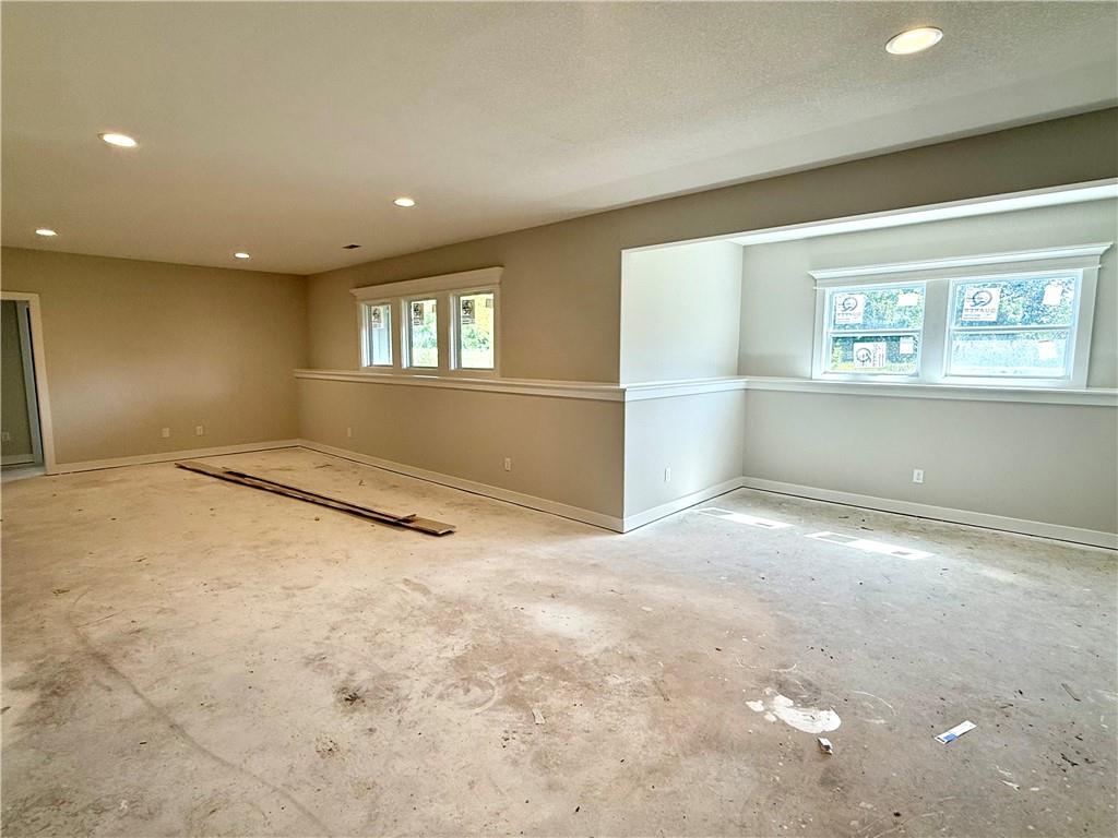 621 E 13th Street Property Photo 6