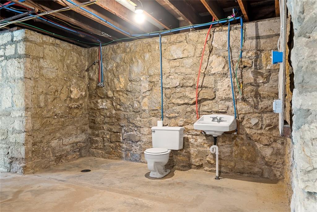 112 W Kay Street Property Photo 31