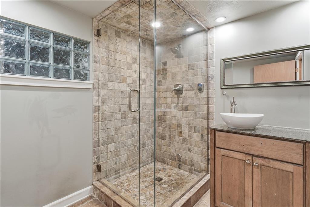 9821 Pembroke Lane Property Photo 34