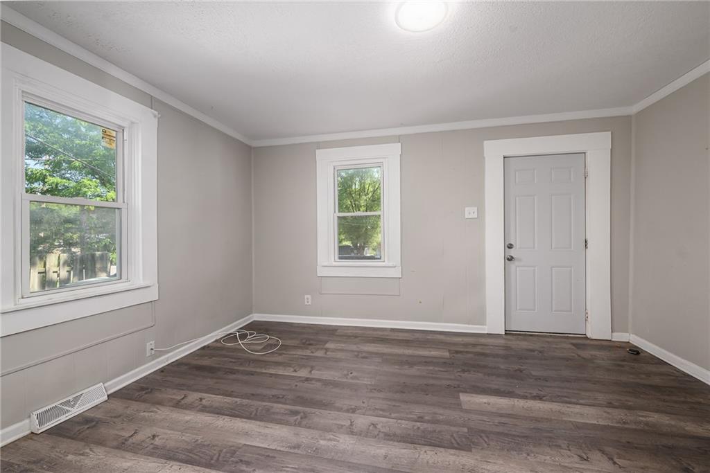 5510 Pitkin Avenue Property Photo 3