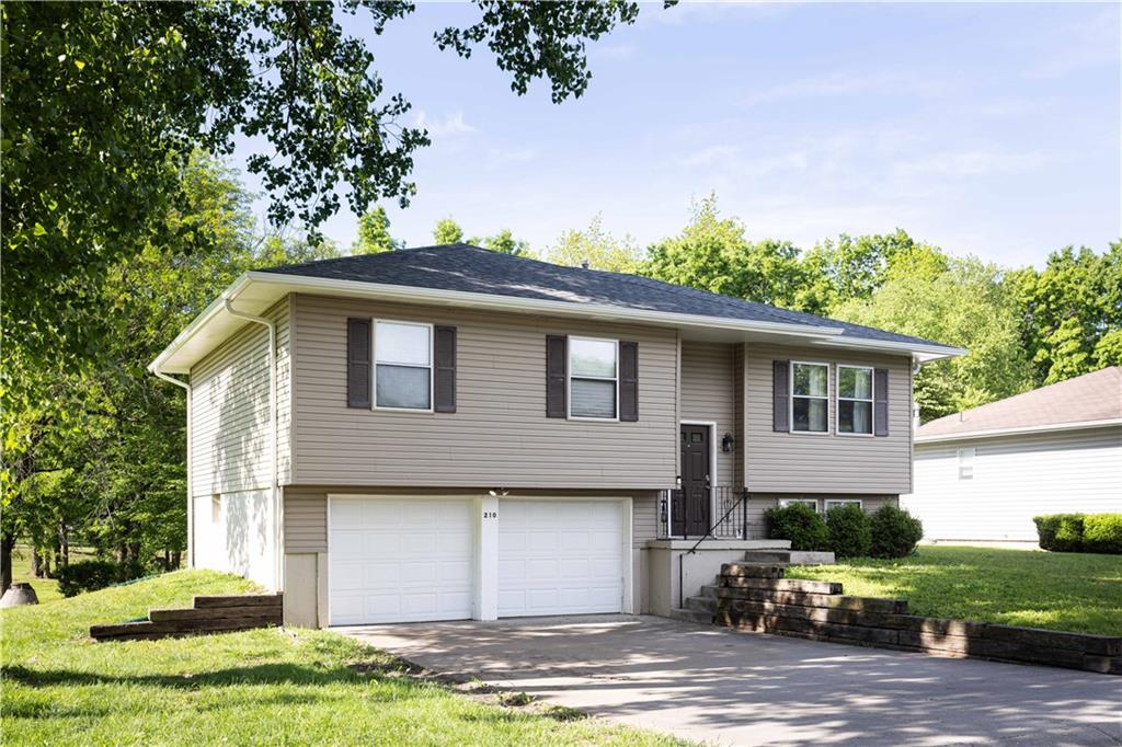 210 E Swisher Drive Property Photo 2