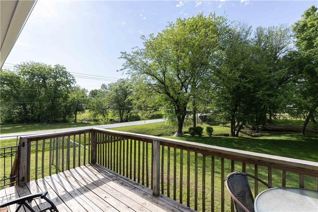 210 E Swisher Drive Property Photo 3