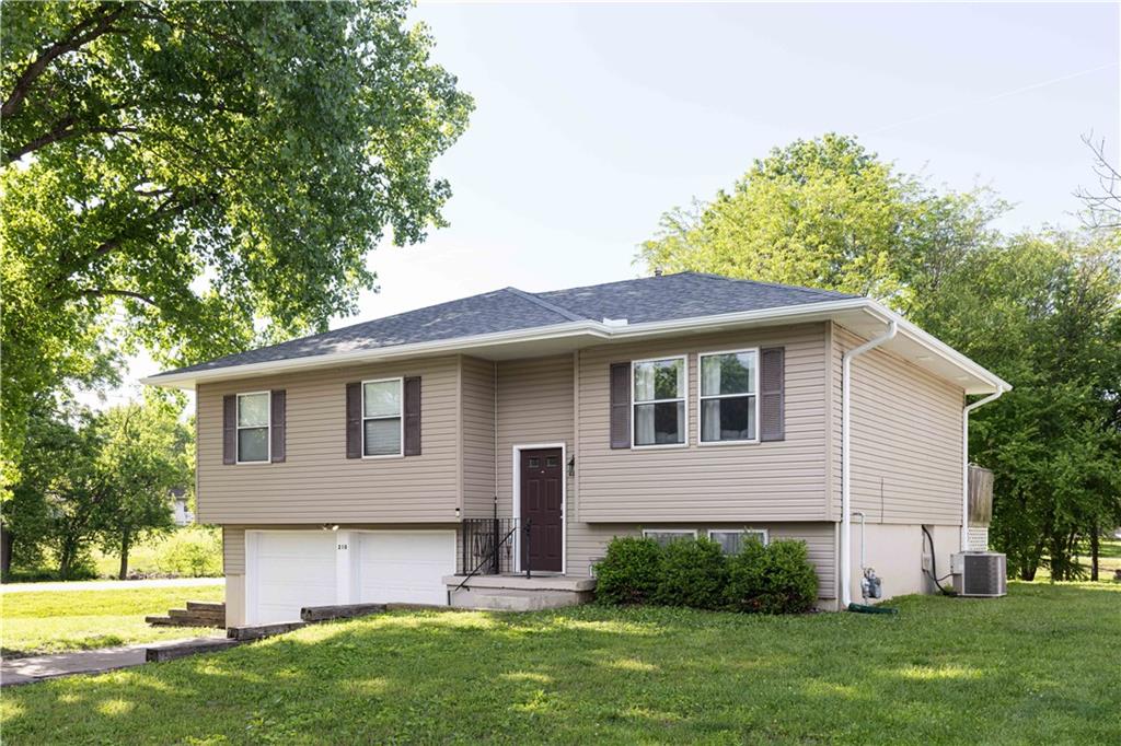 210 E Swisher Drive Property Photo 4