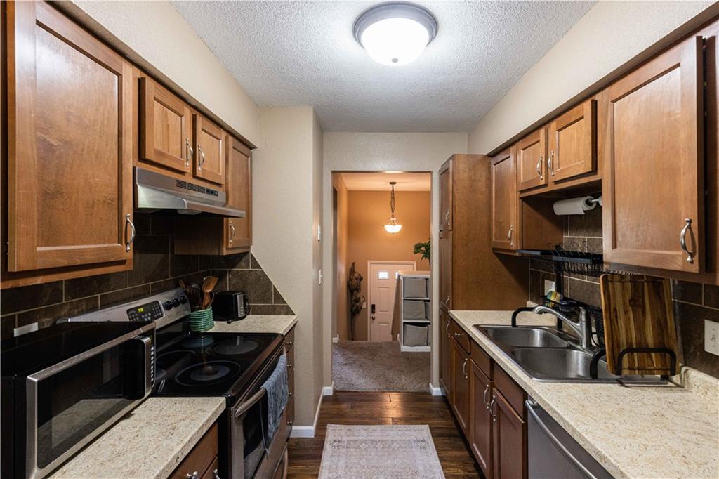 210 E Swisher Drive Property Photo 16