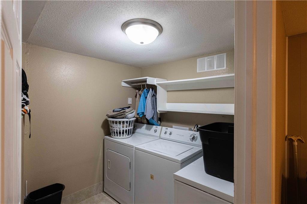 210 E Swisher Drive Property Photo 31
