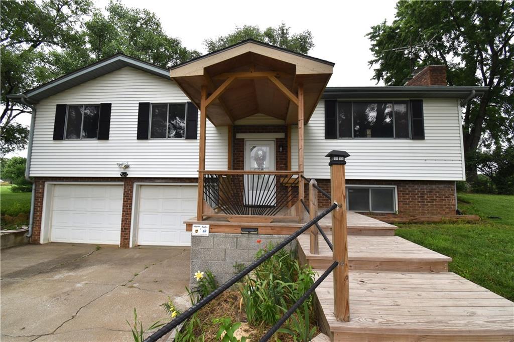 21282 Parallel Road Property Photo 1