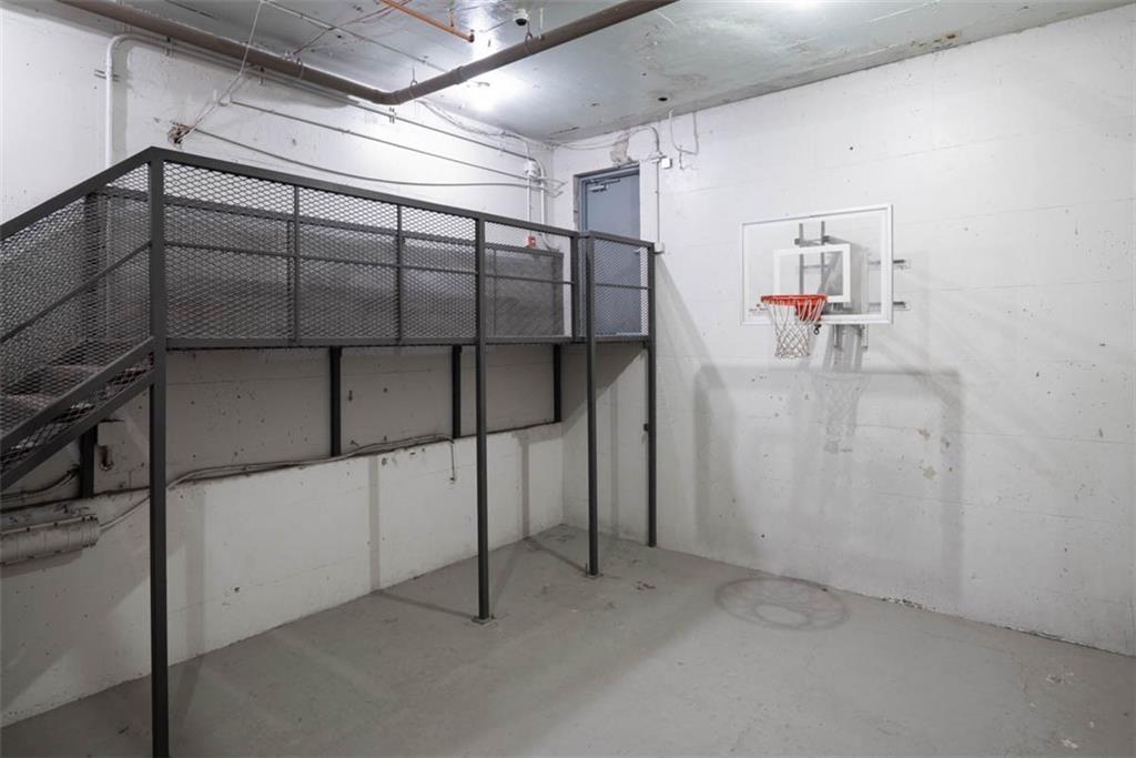 600 E Admiral Boulevard Property Photo 14