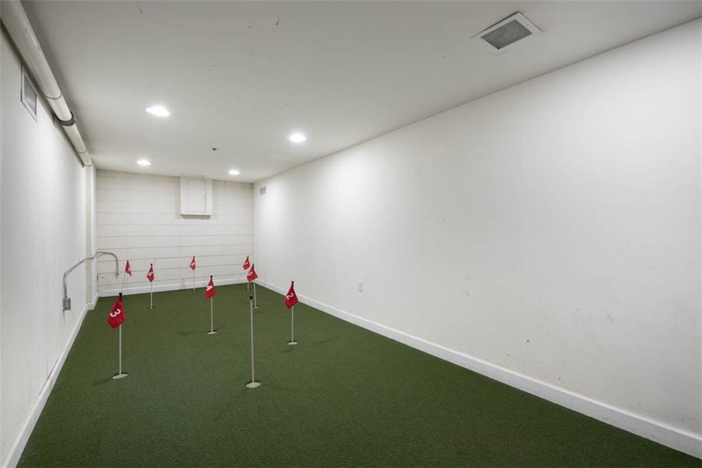 600 E Admiral Boulevard Property Photo 17