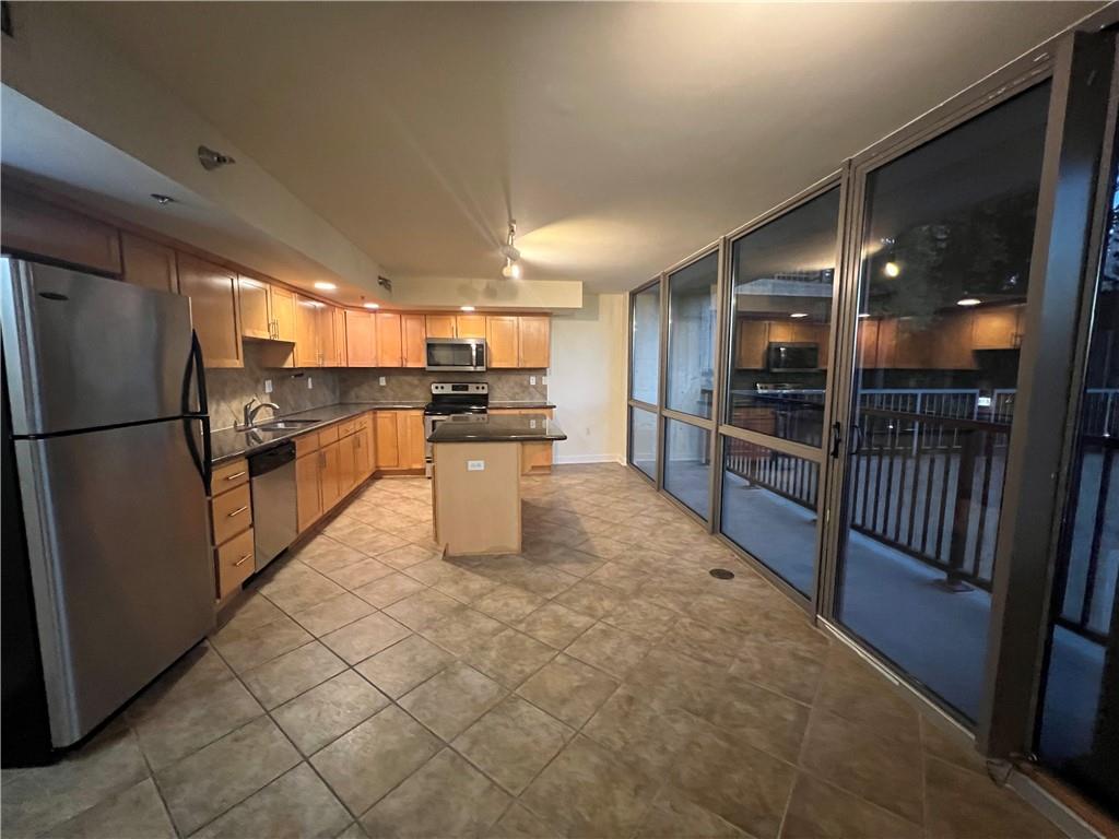 600 E Admiral Boulevard Property Photo 42