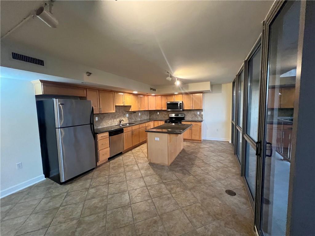 600 E Admiral Boulevard Property Photo 49