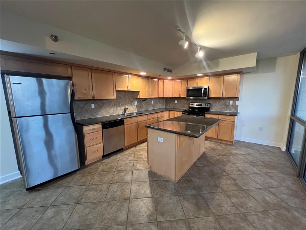600 E Admiral Boulevard Property Photo 50