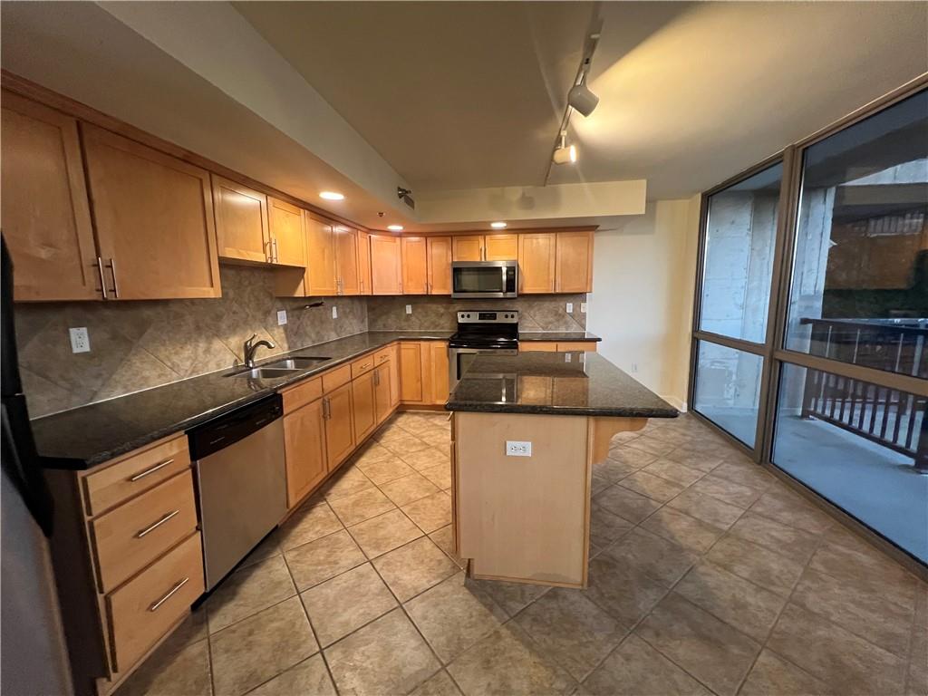 600 E Admiral Boulevard Property Photo 51