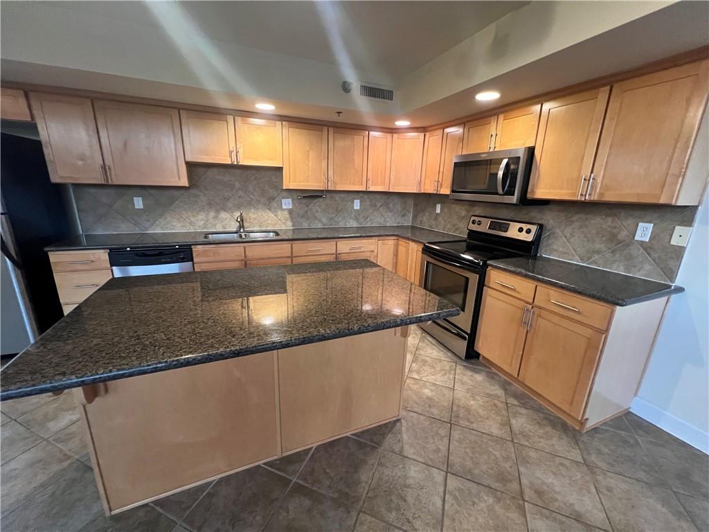 600 E Admiral Boulevard Property Photo 52
