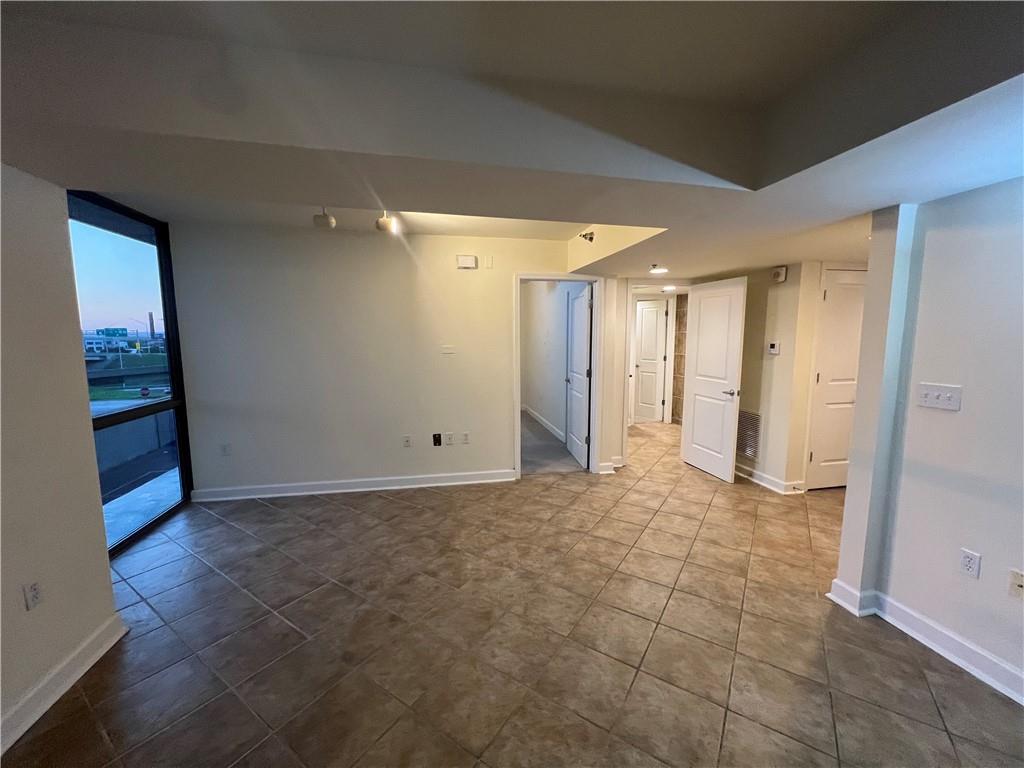 600 E Admiral Boulevard Property Photo 57