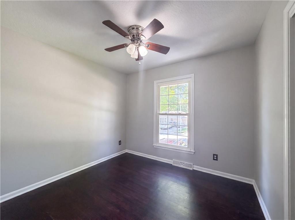 3809 S Drumm Avenue Property Photo 4