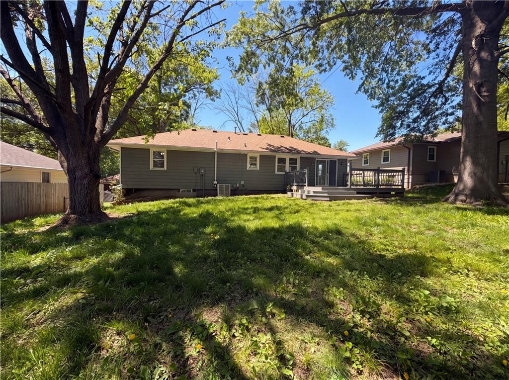3809 S Drumm Avenue Property Photo 5