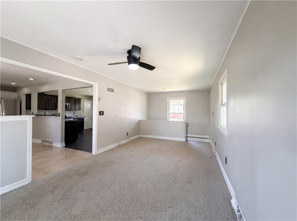 3809 S Drumm Avenue Property Photo 7