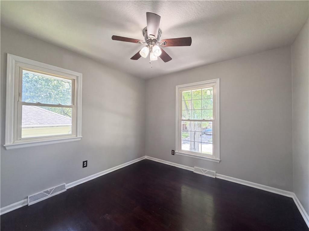3809 S Drumm Avenue Property Photo 8