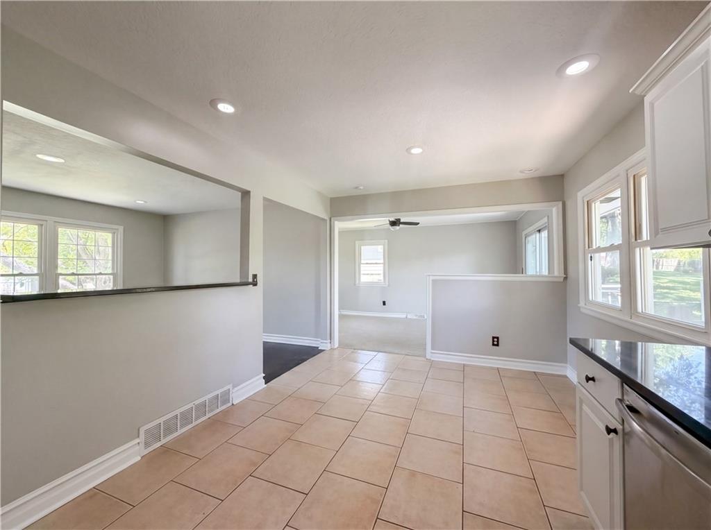 3809 S Drumm Avenue Property Photo 9