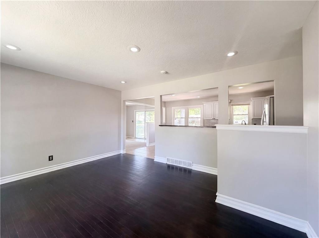 3809 S Drumm Avenue Property Photo 12