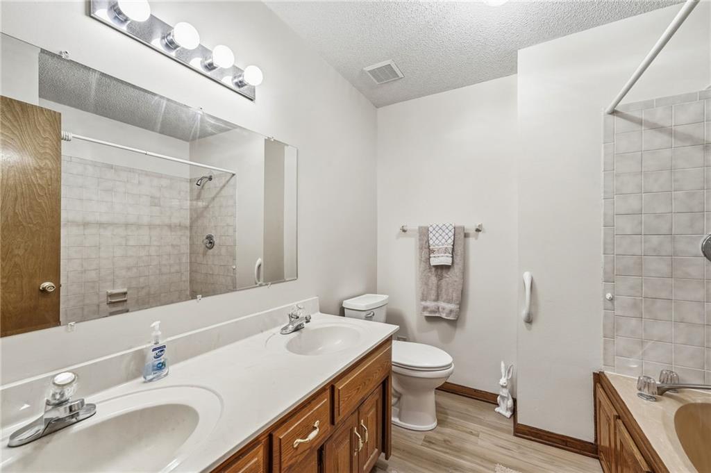 10604 E 240th Street Property Photo 18