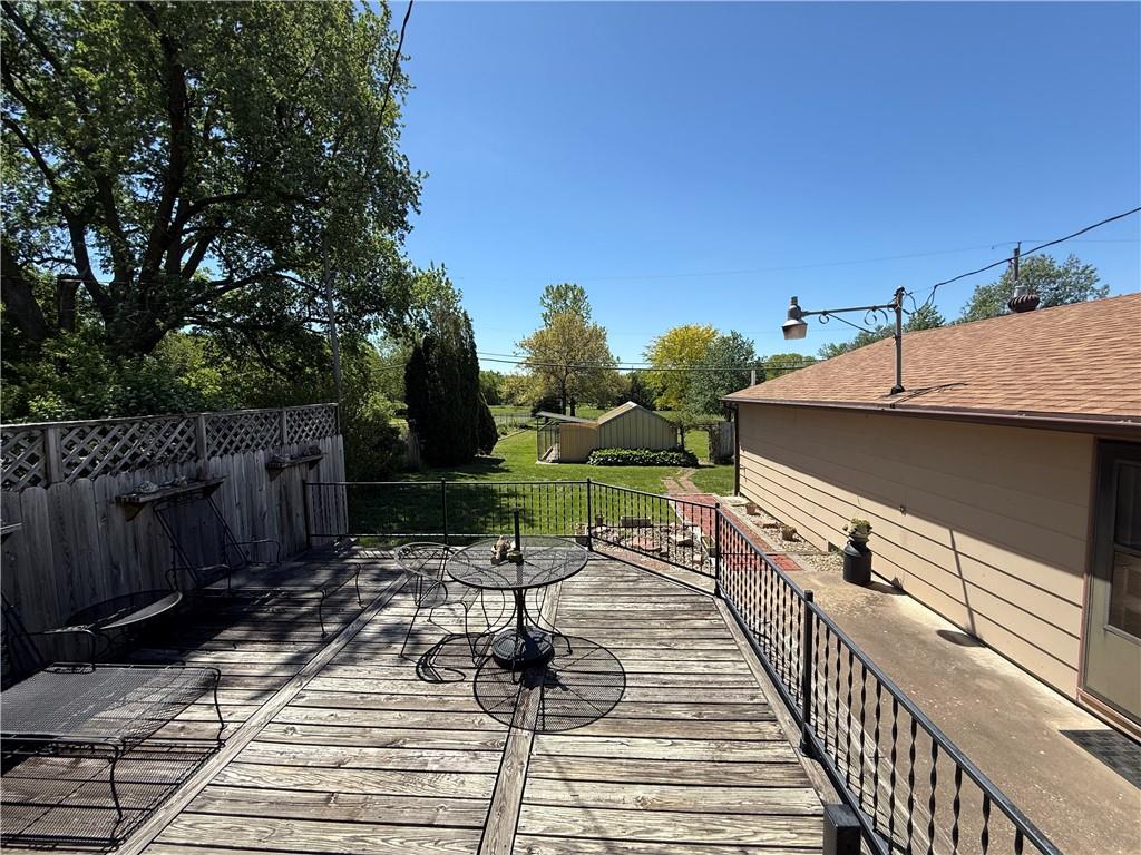 717 Iowa Street Property Photo 9
