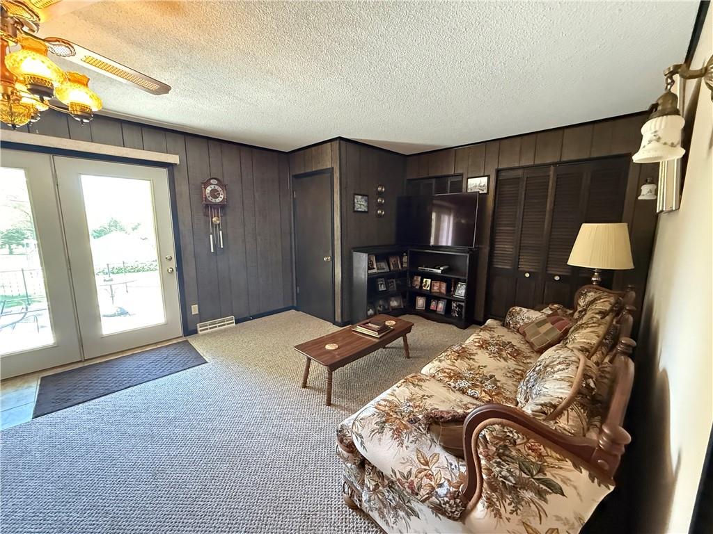 717 Iowa Street Property Photo 12