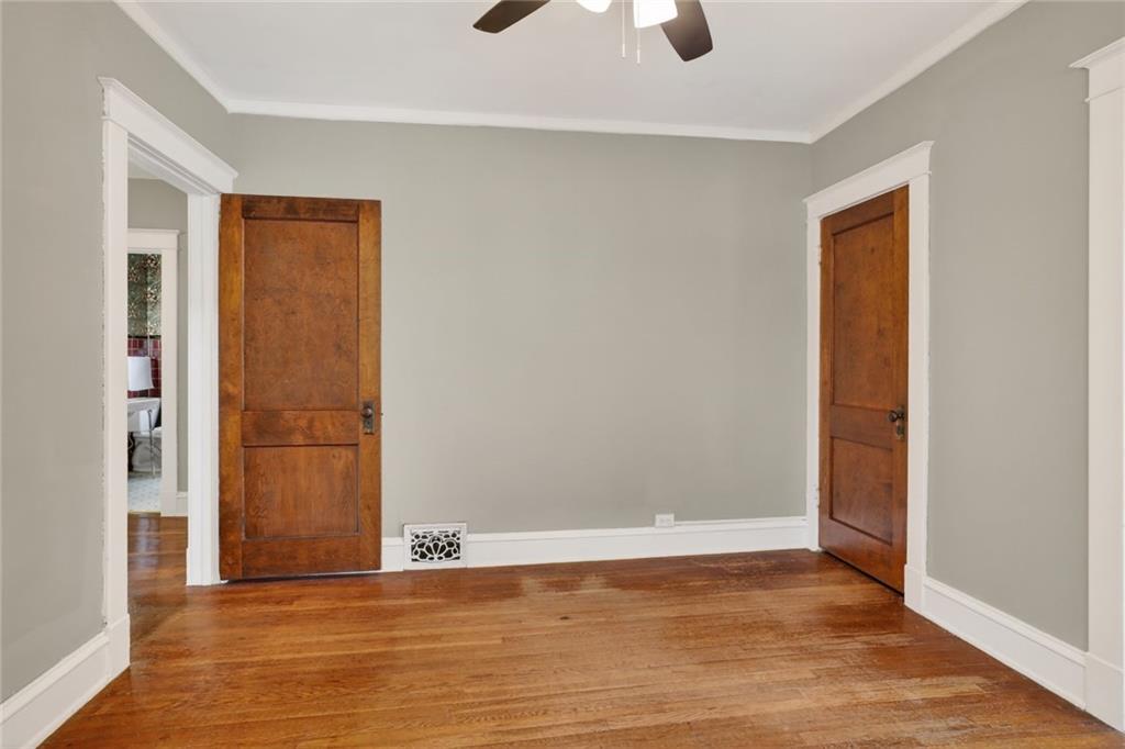 907 W 32nd Street Property Photo 21